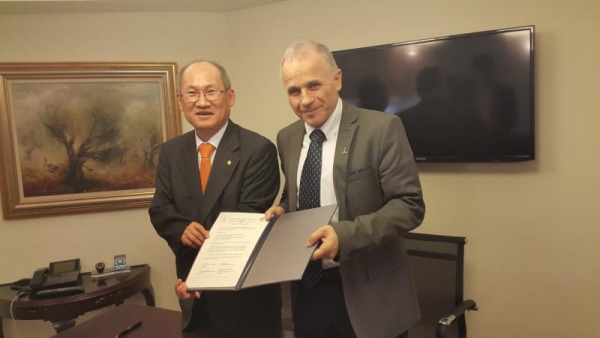 שיתוף פעולה חדש עם אוניברסיטת Sungkyunkwan חתימה על ההסכם עם אוניברסיטת Sungkyunkwan